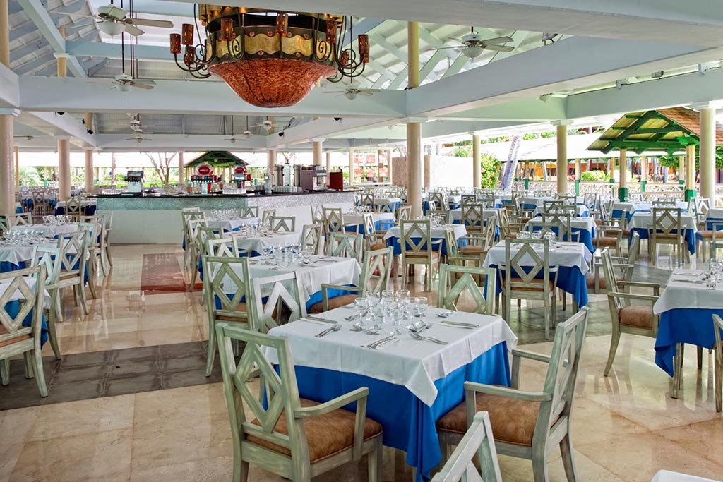 Comedor - Comida - Reservación de Hoteles / Resorts - Stayhappyrd.com